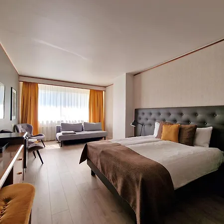 Island - & Wellness 4*